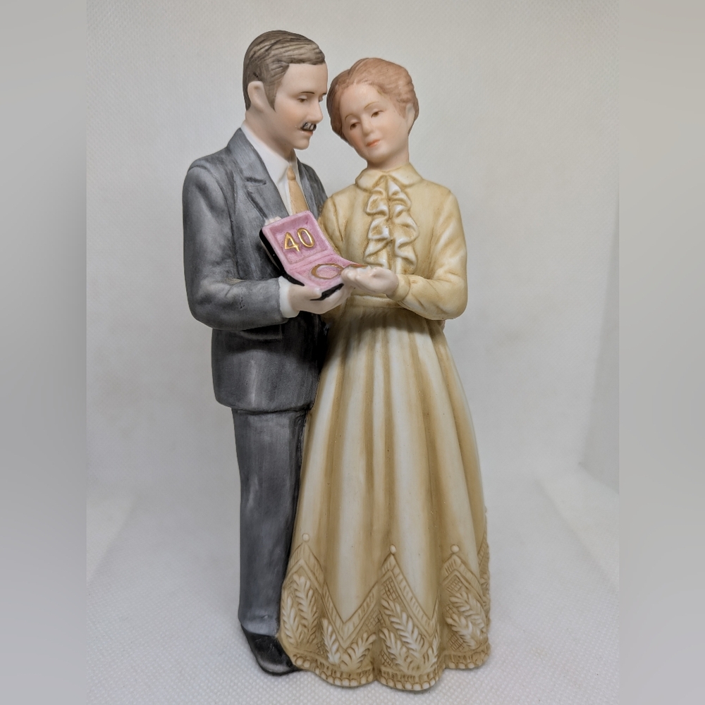 Vintage Figurine Forty Years Together Enesco Treasured Memories 40th Anniversary